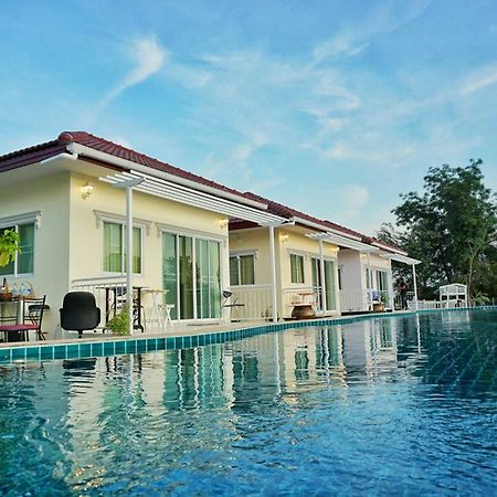 Sky And Water Resort 차암 외부 사진